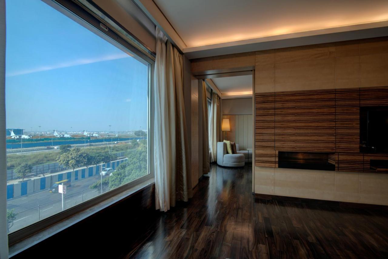 JW Marriott Hotel New Delhi Aerocity Kültér fotó Suite at the Taj Bengal